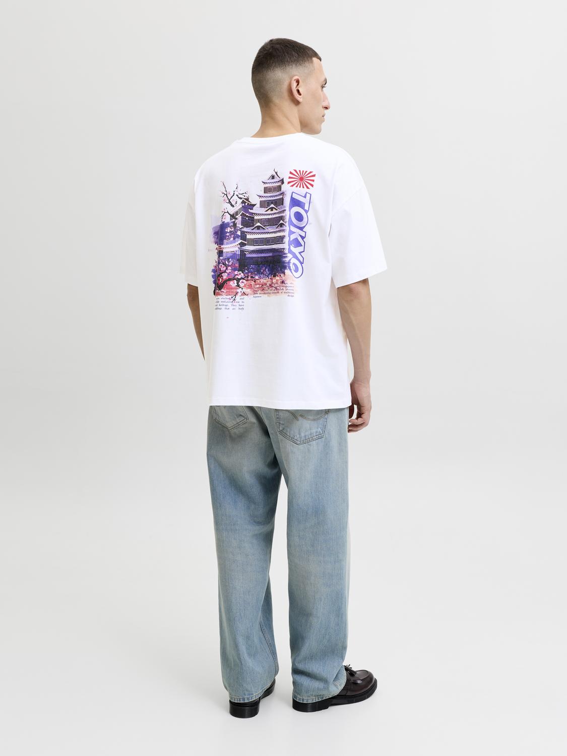 model_shot-back