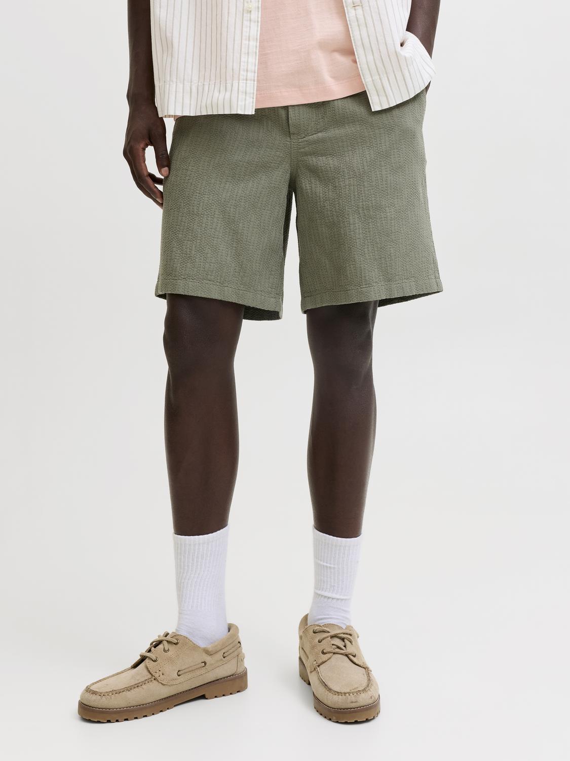 model_shot-front