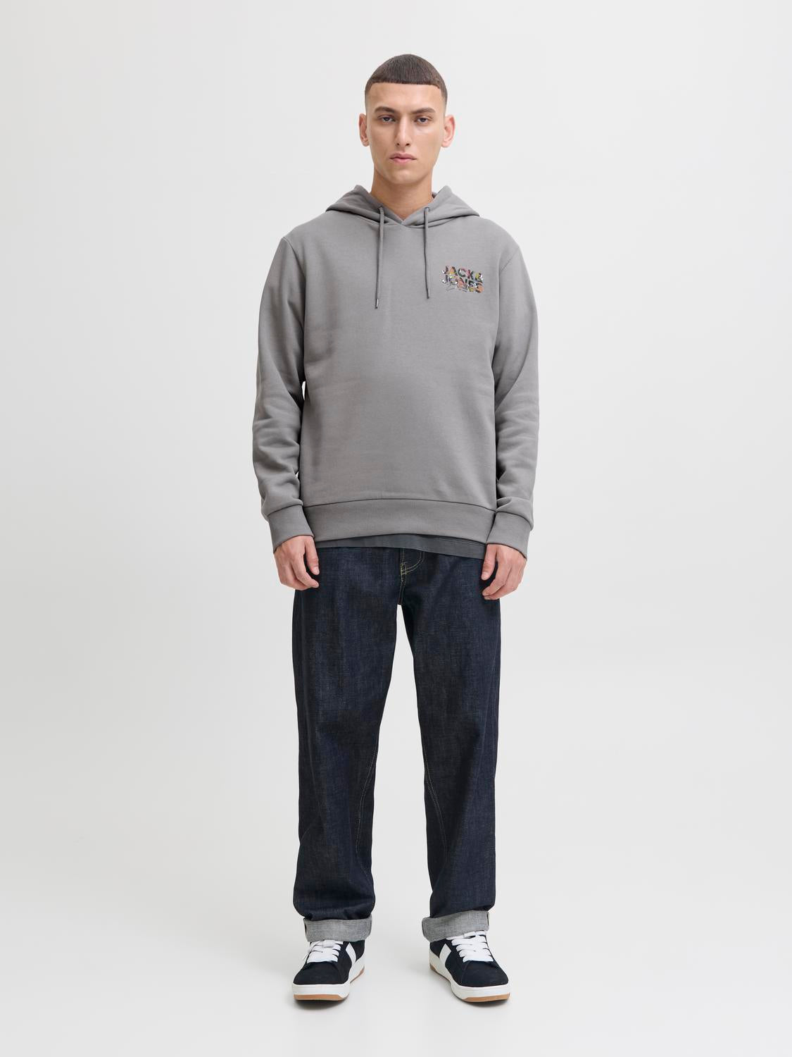 model_shot-front_full