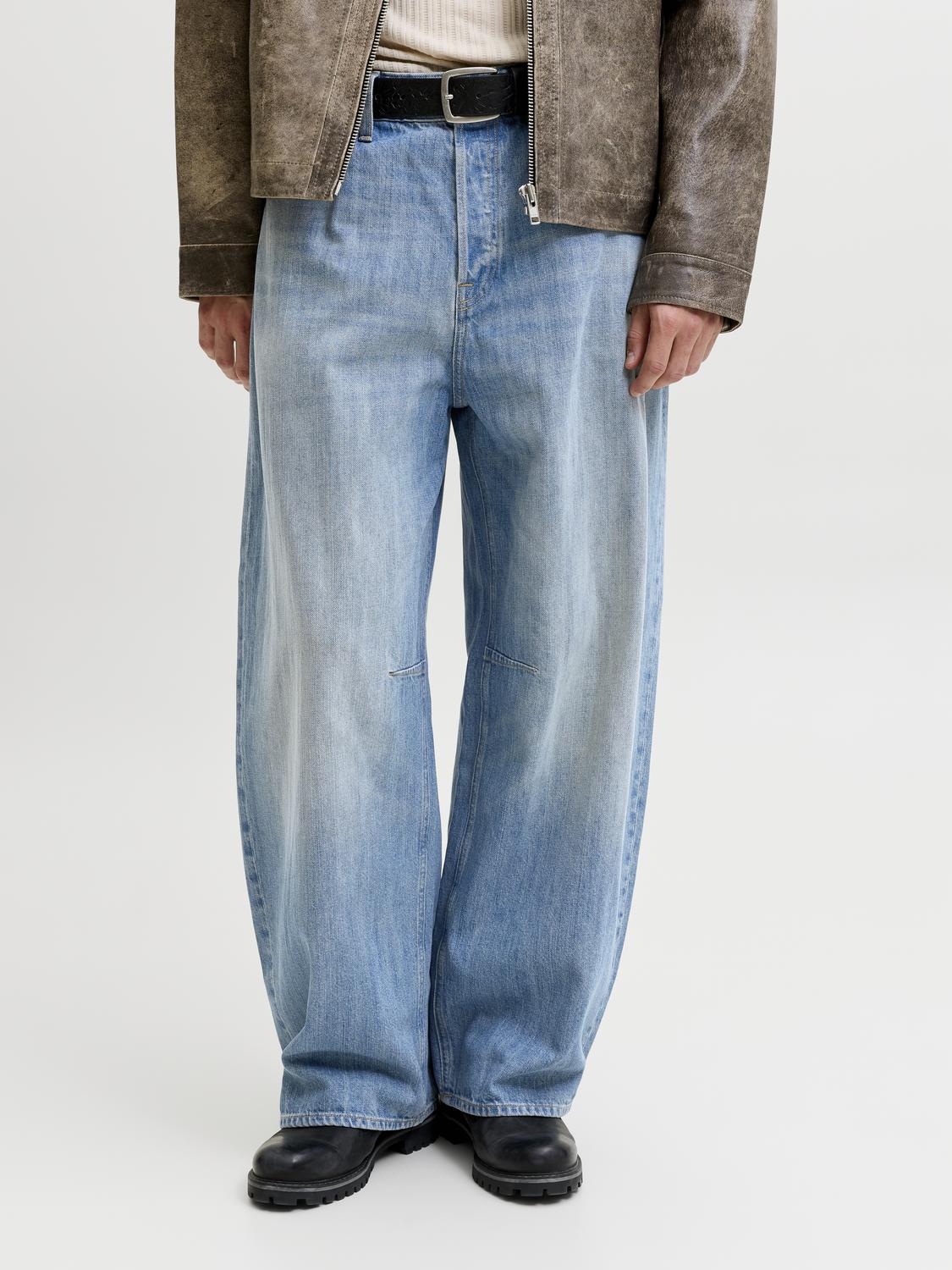 model_shot-front