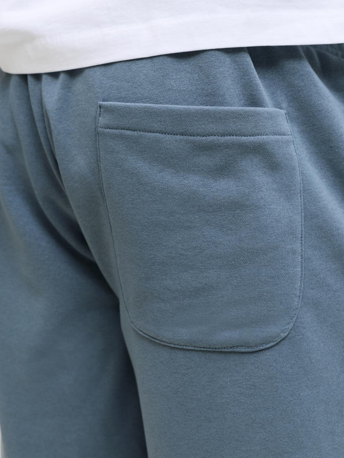 model_shot-detail