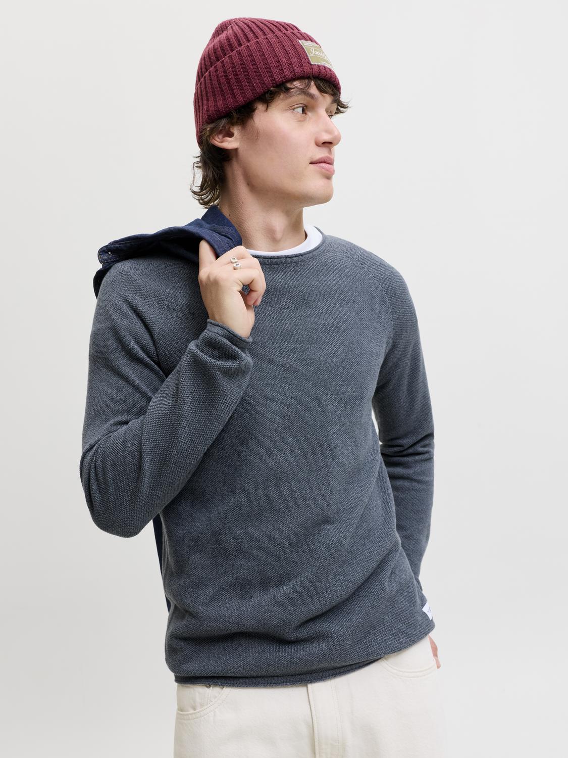 model_shot-creative