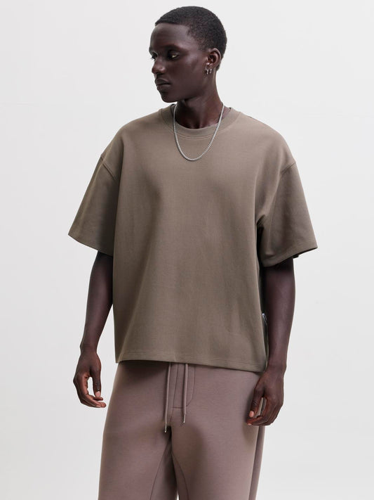model_shot-front