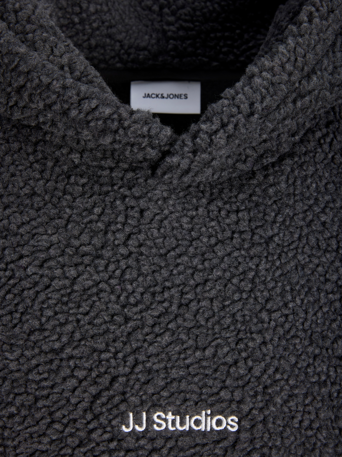 model_shot-detail