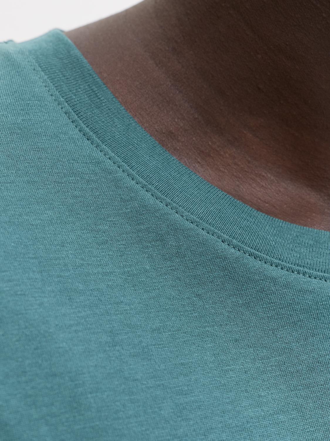 model_shot-detail
