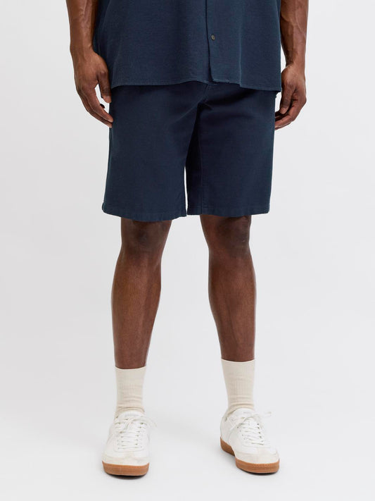 model_shot-front