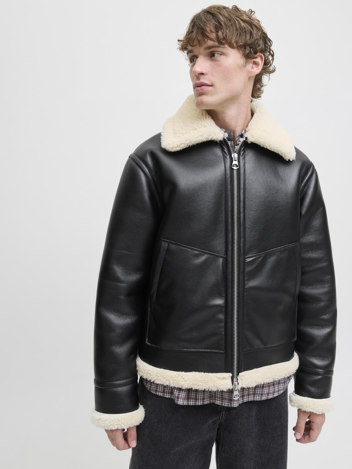 model_shot-creative