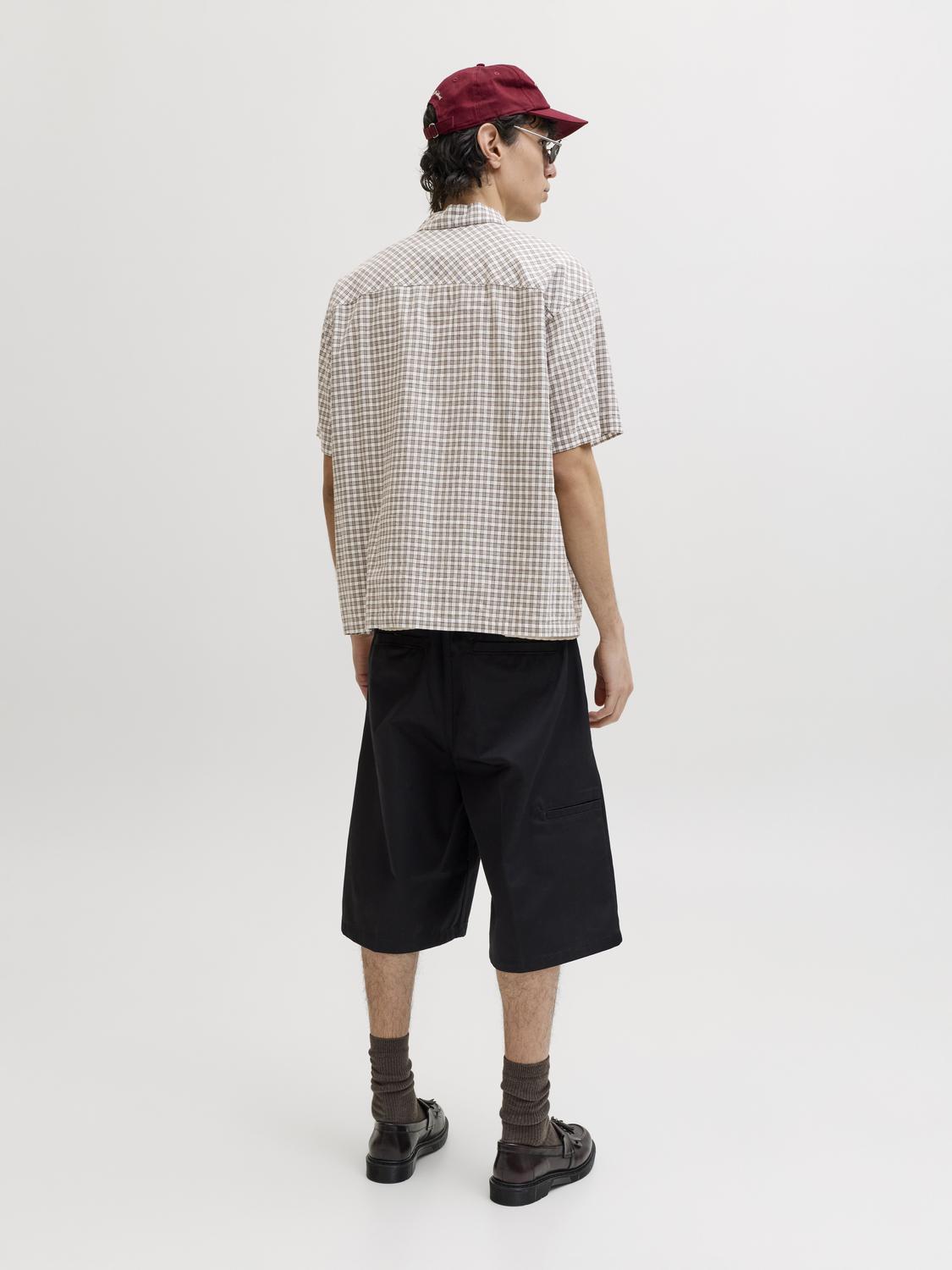 model_shot-back
