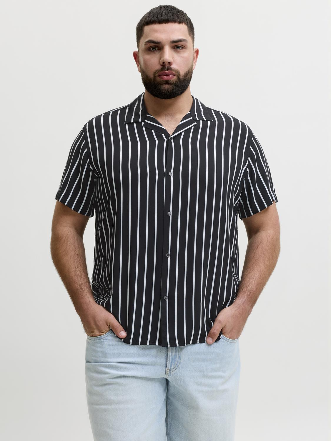 model_shot-front