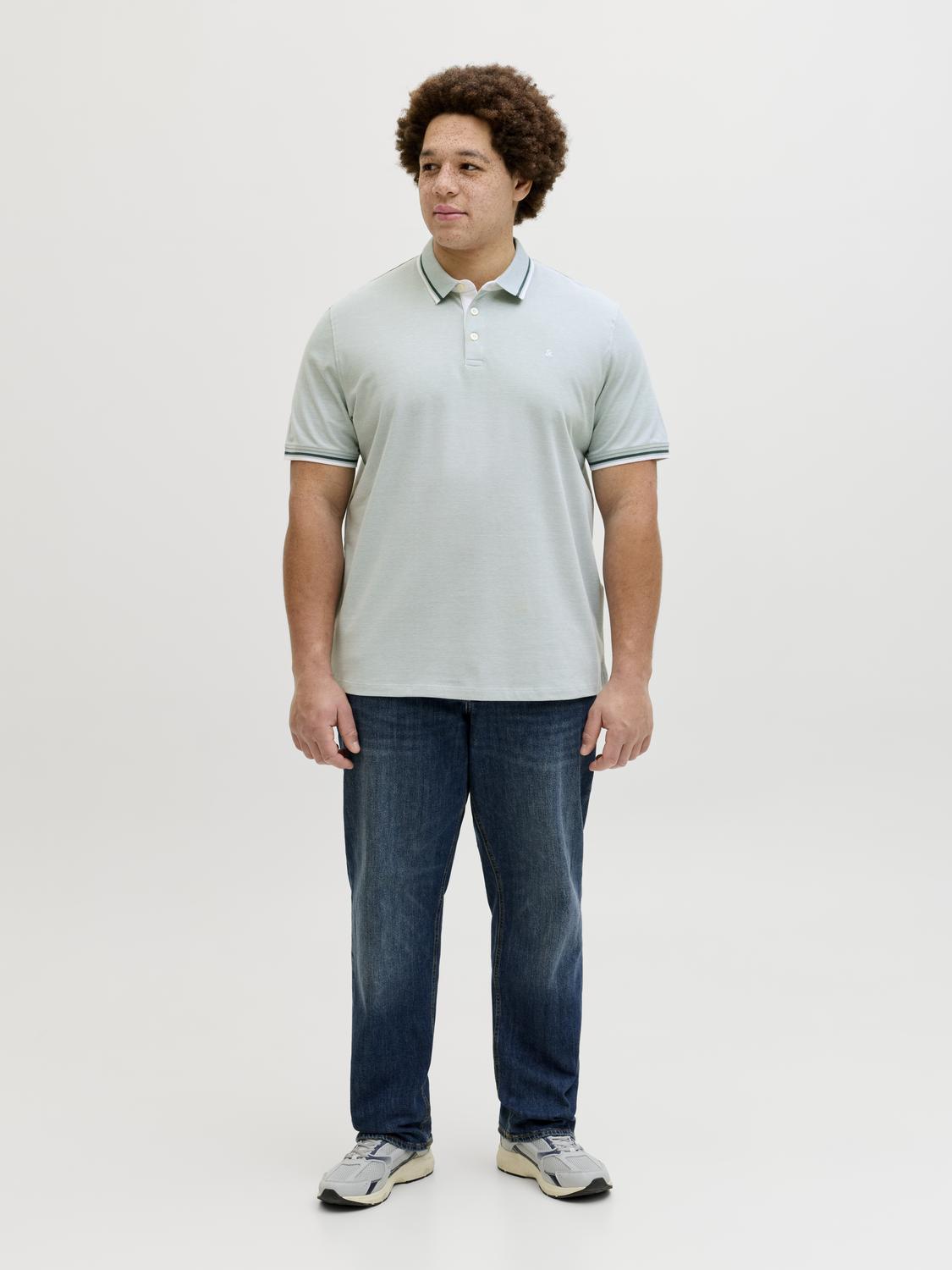 model_shot-front_full
