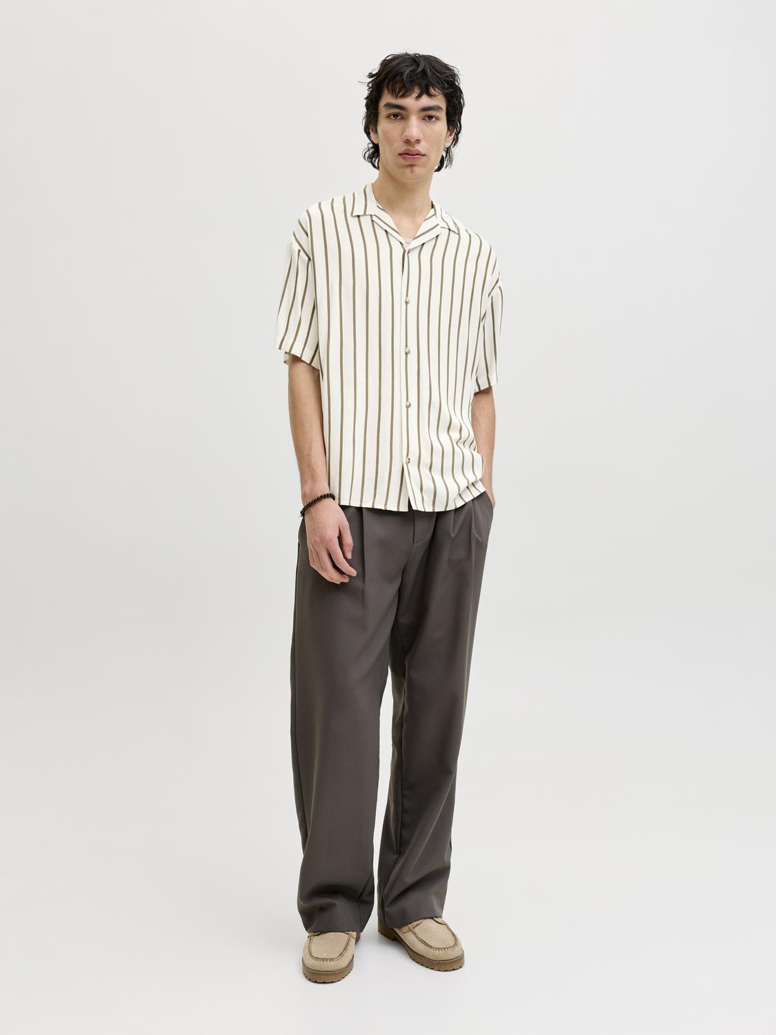 model_shot-front_full