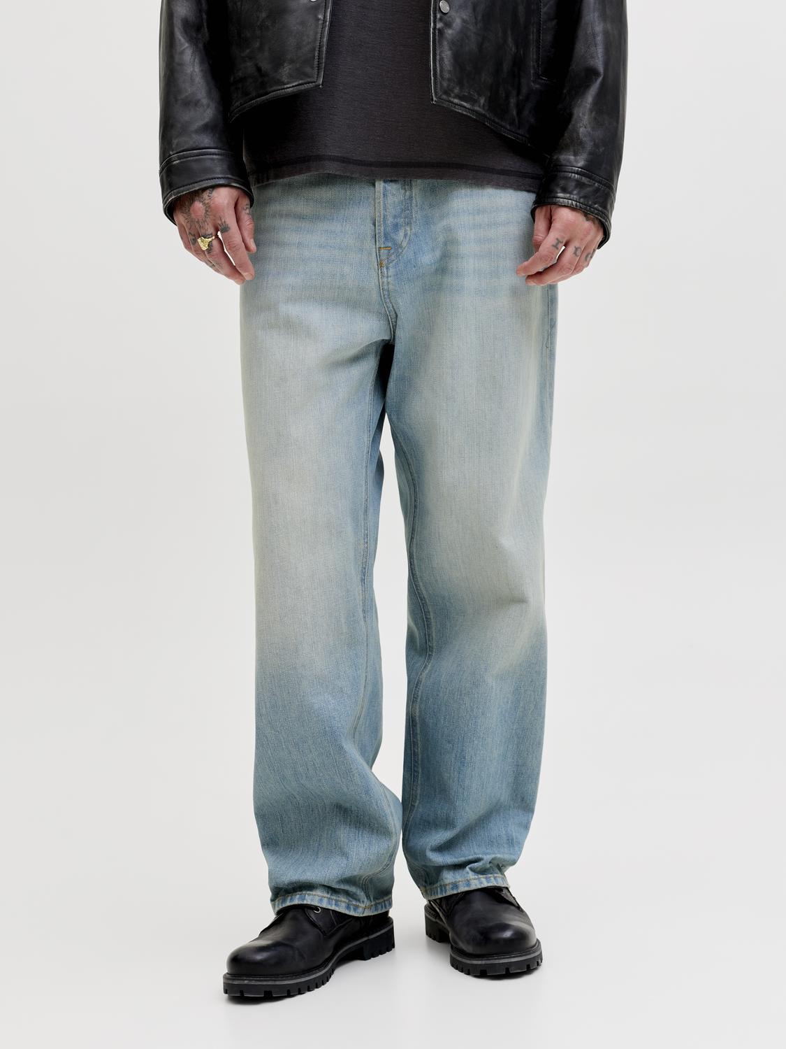 model_shot-front