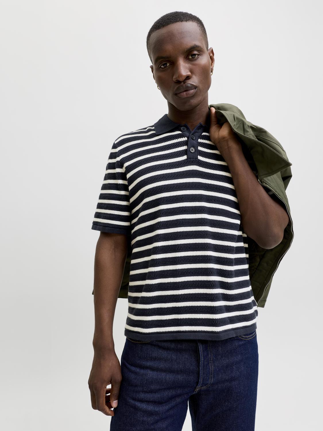 model_shot-creative