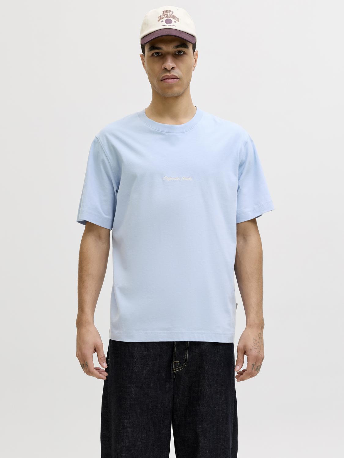 model_shot-front