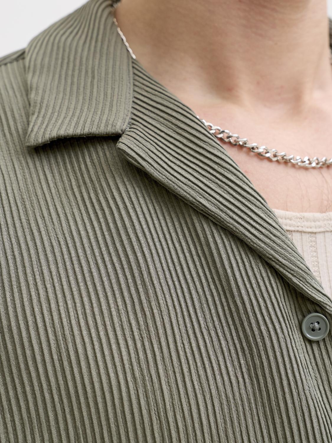 model_shot-detail