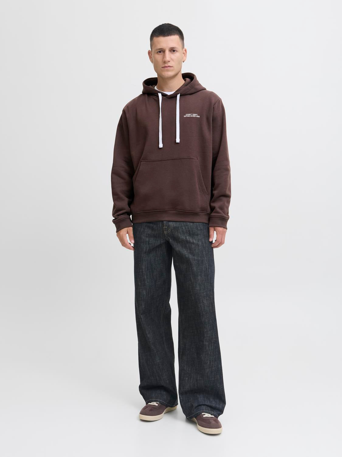 model_shot-front_full