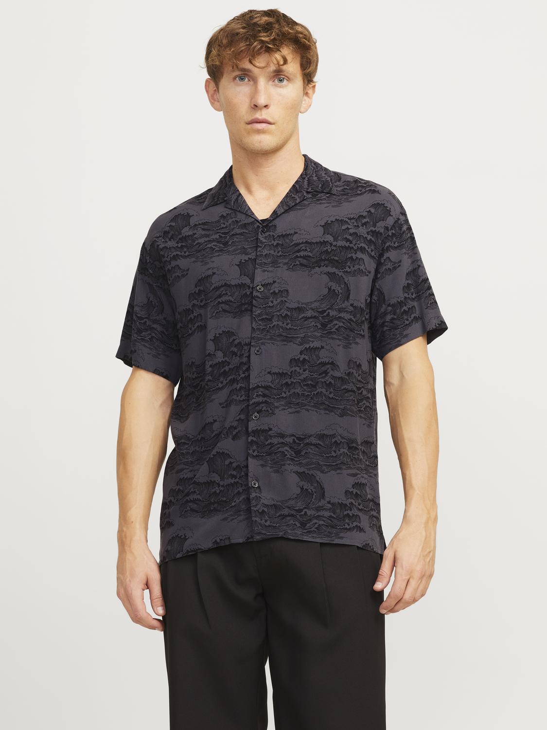 model_shot-front