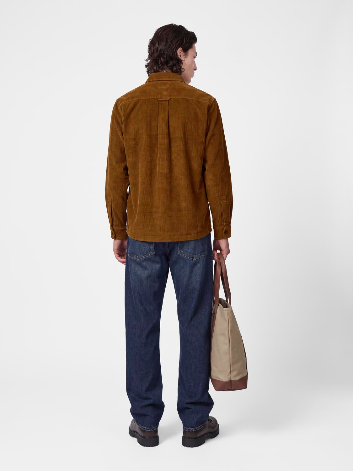 model_shot-back