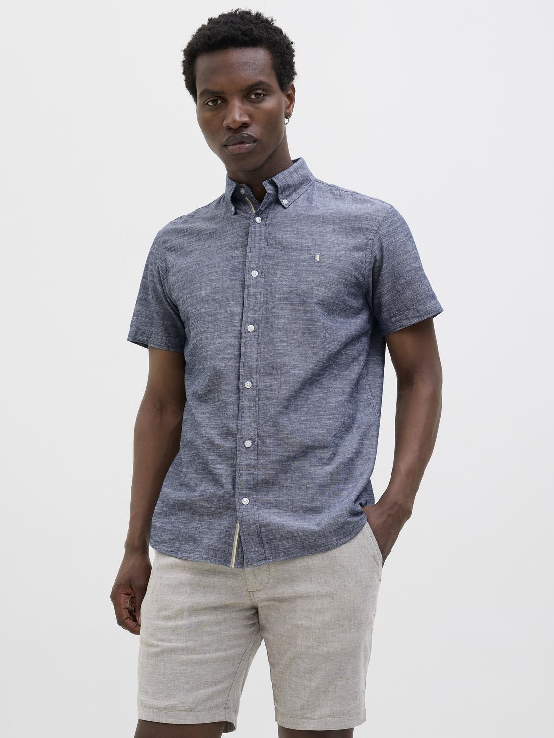 model_shot-front