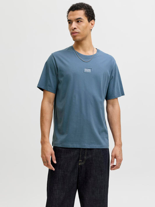 model_shot-front