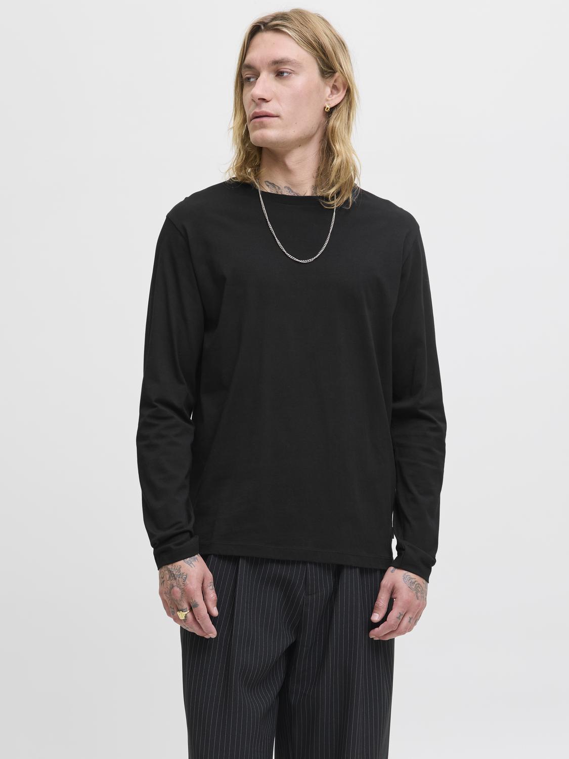 model_shot-front