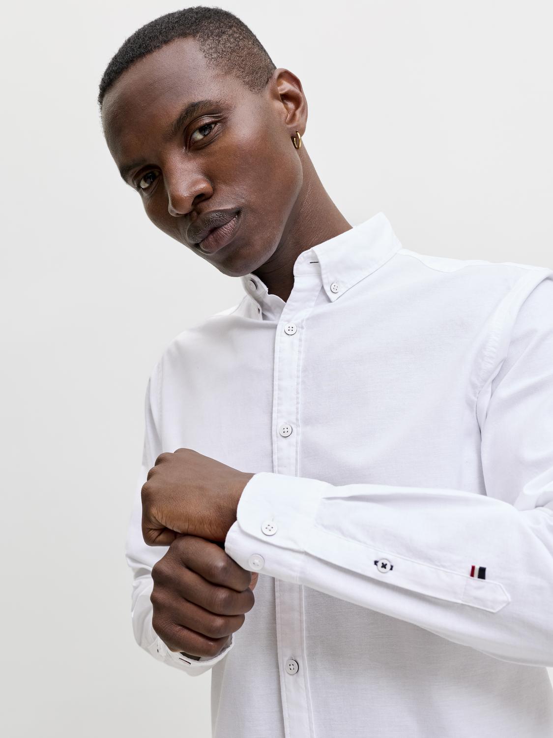 model_shot-creative