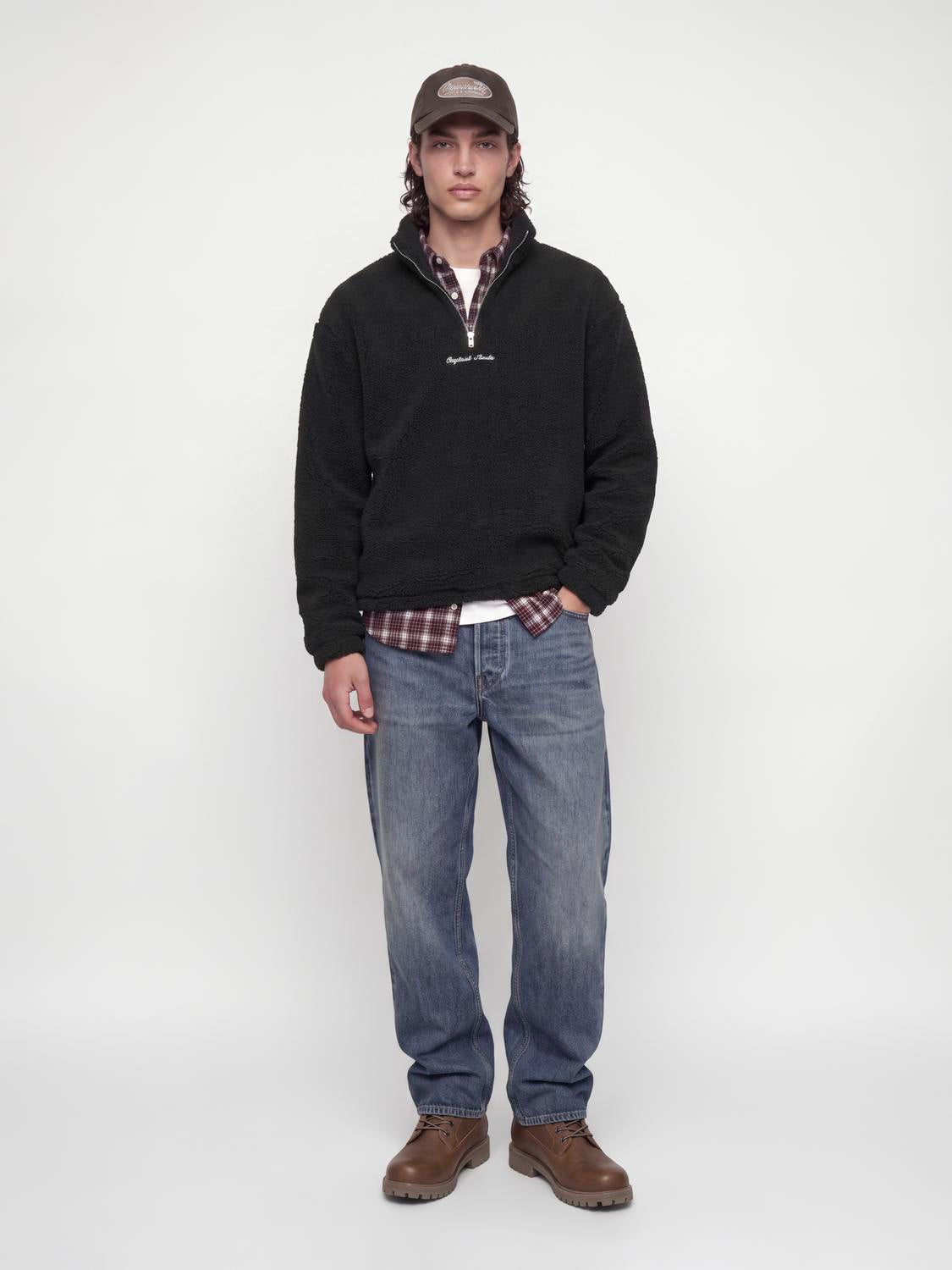 model_shot-front_full