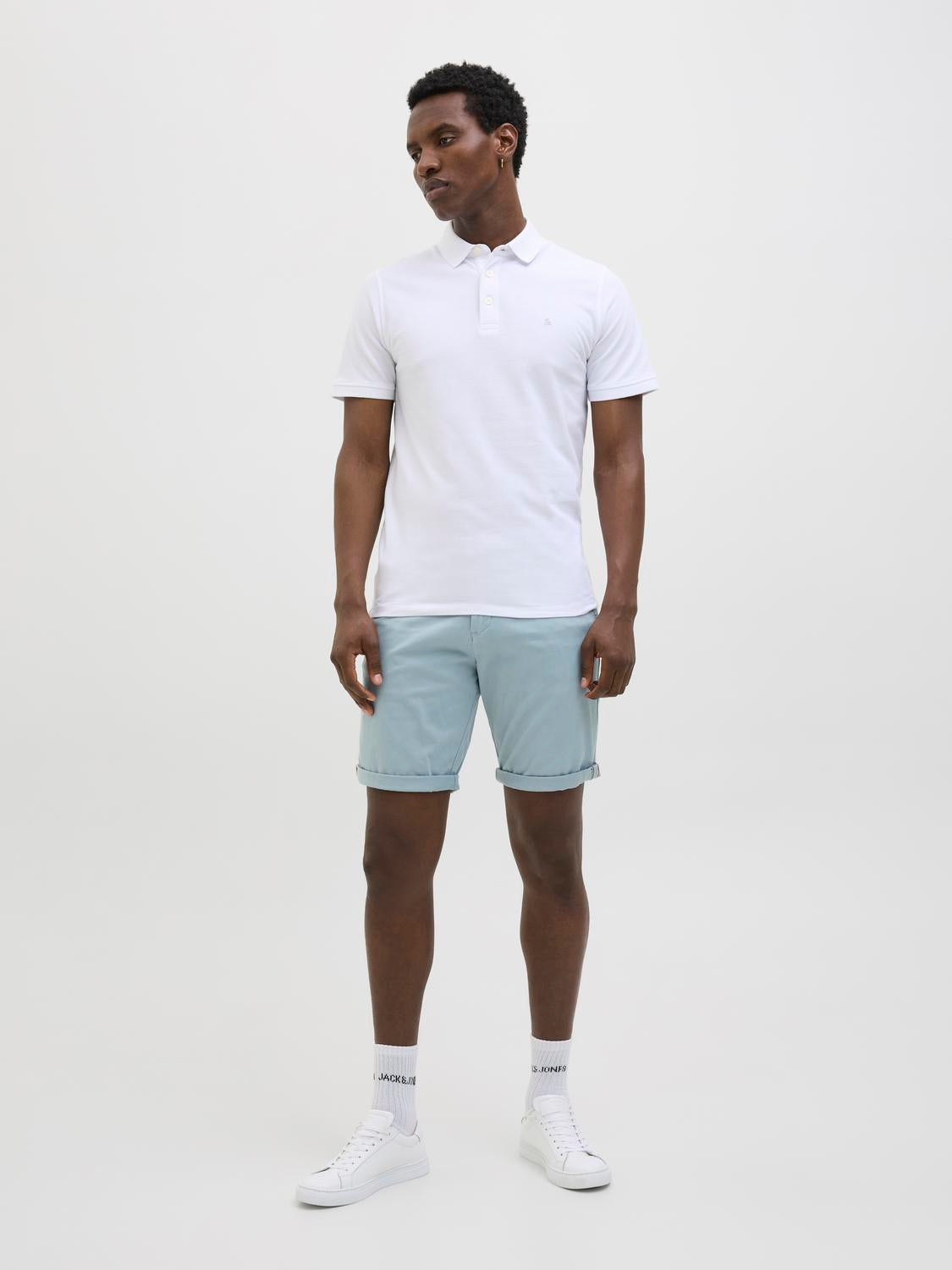 model_shot-front_full