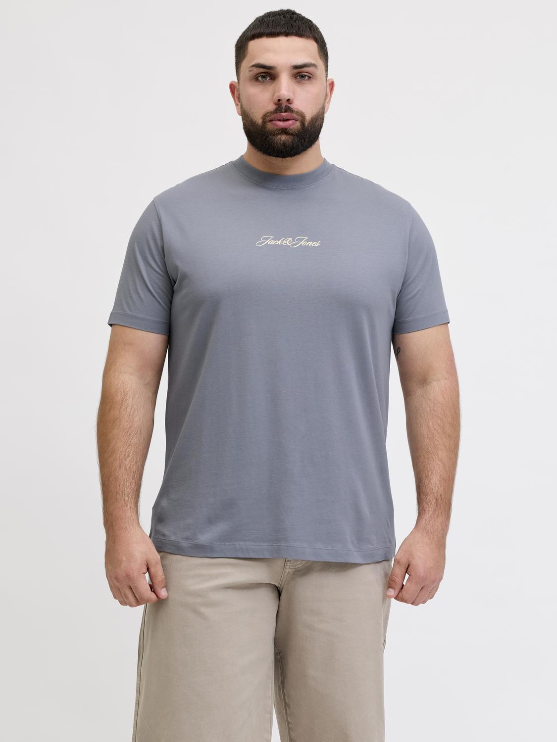 model_shot-front