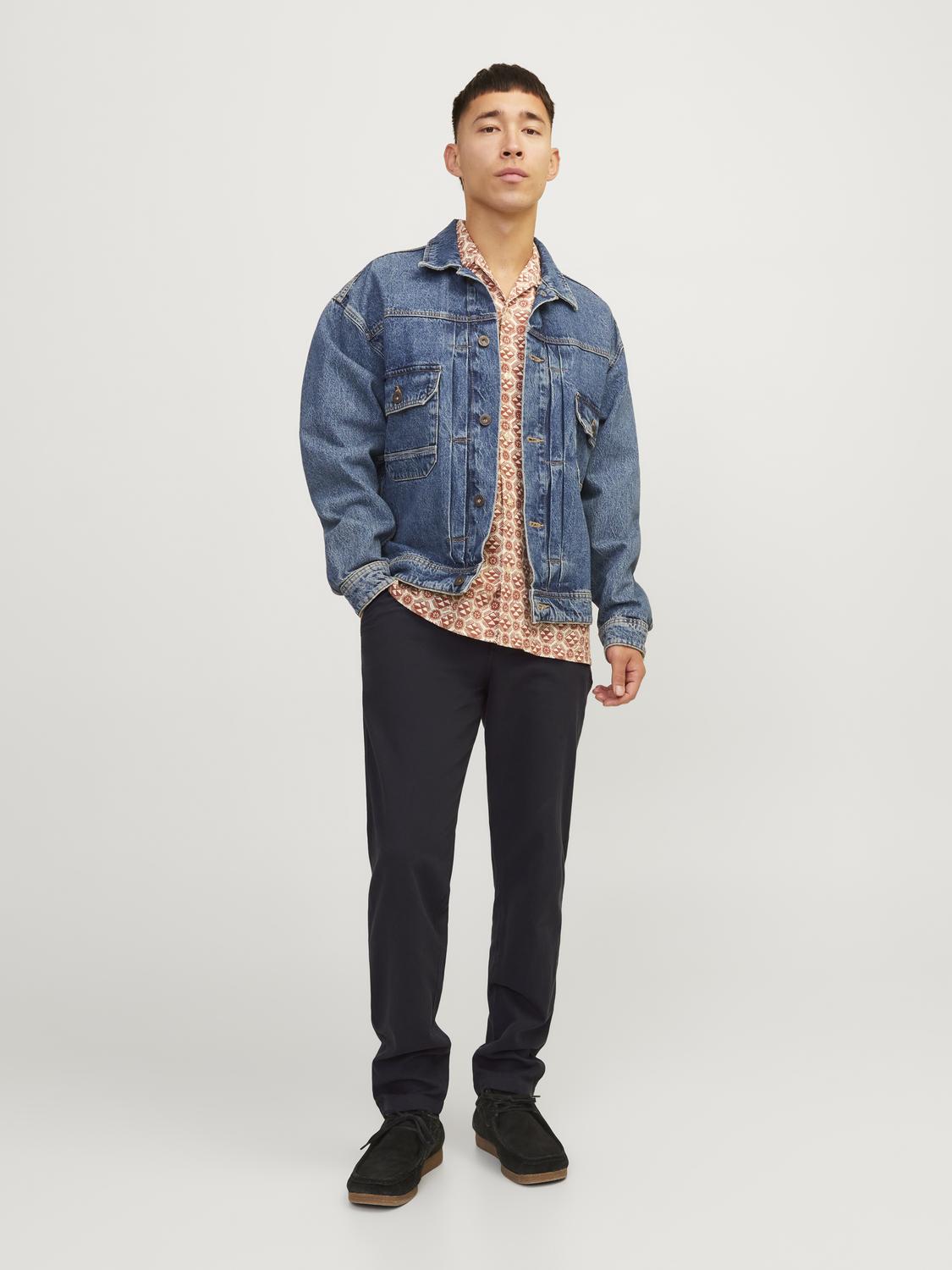 model_shot-front_full