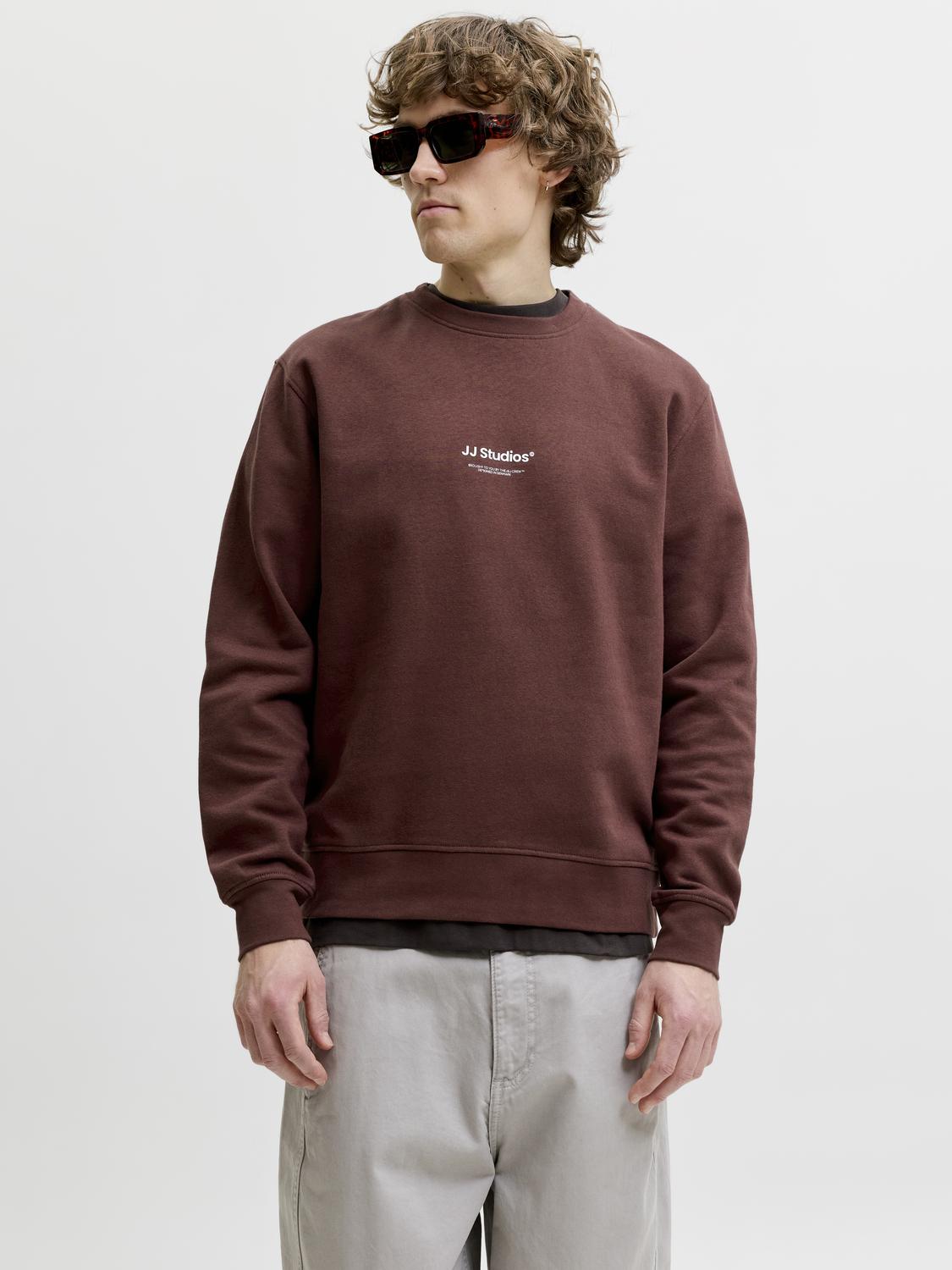 model_shot-front