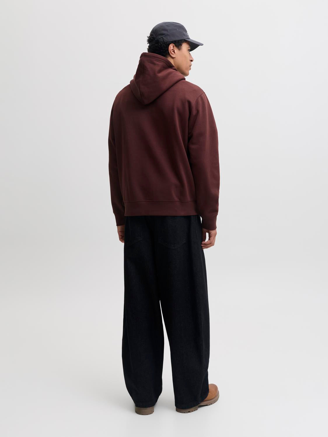model_shot-back
