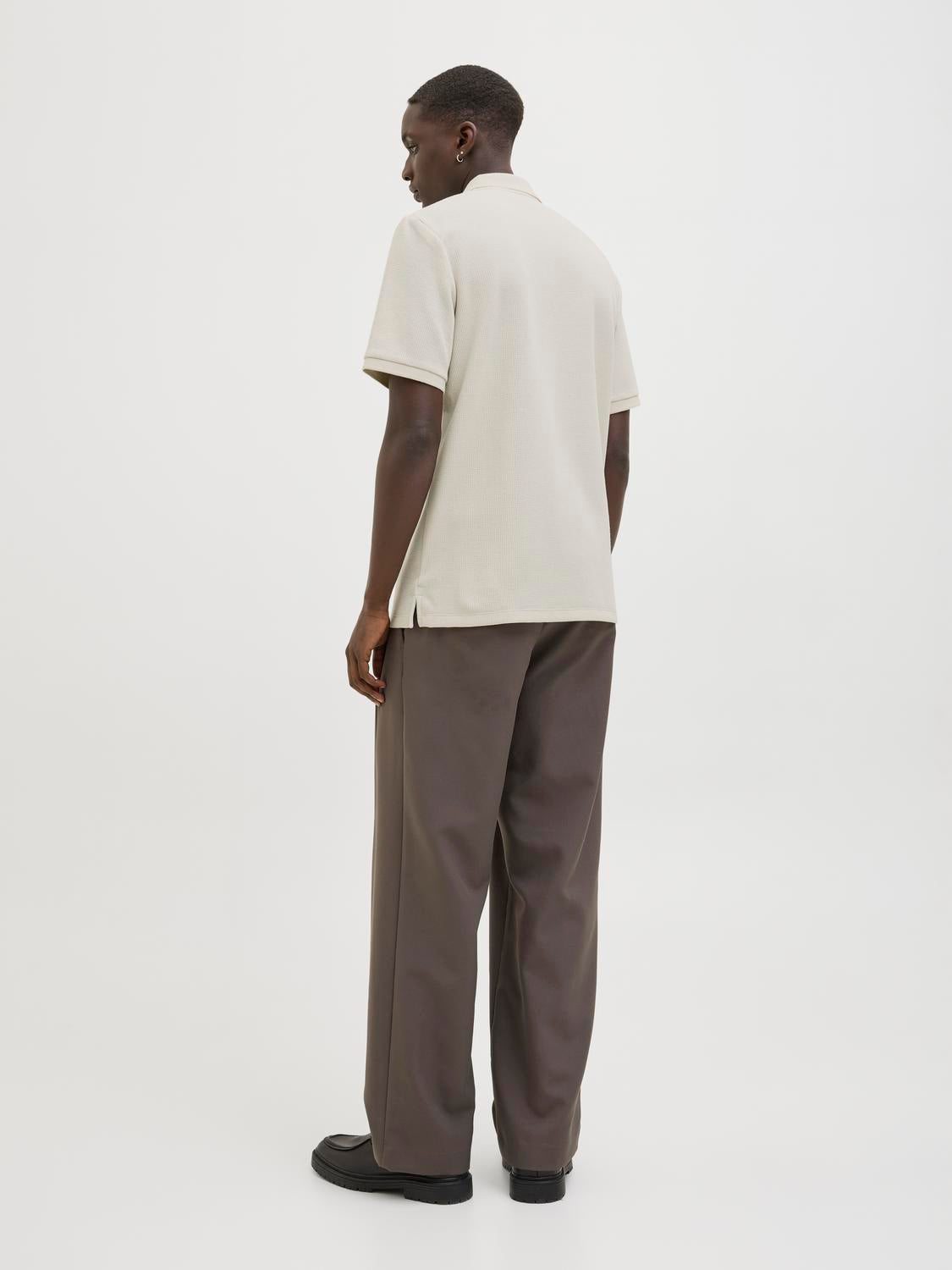 model_shot-back