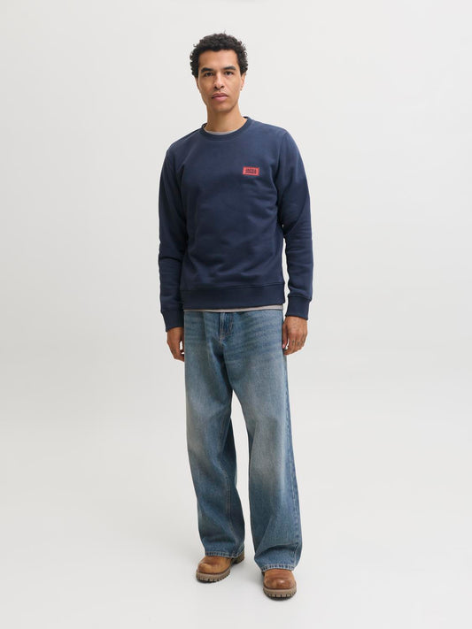 model_shot-front_full