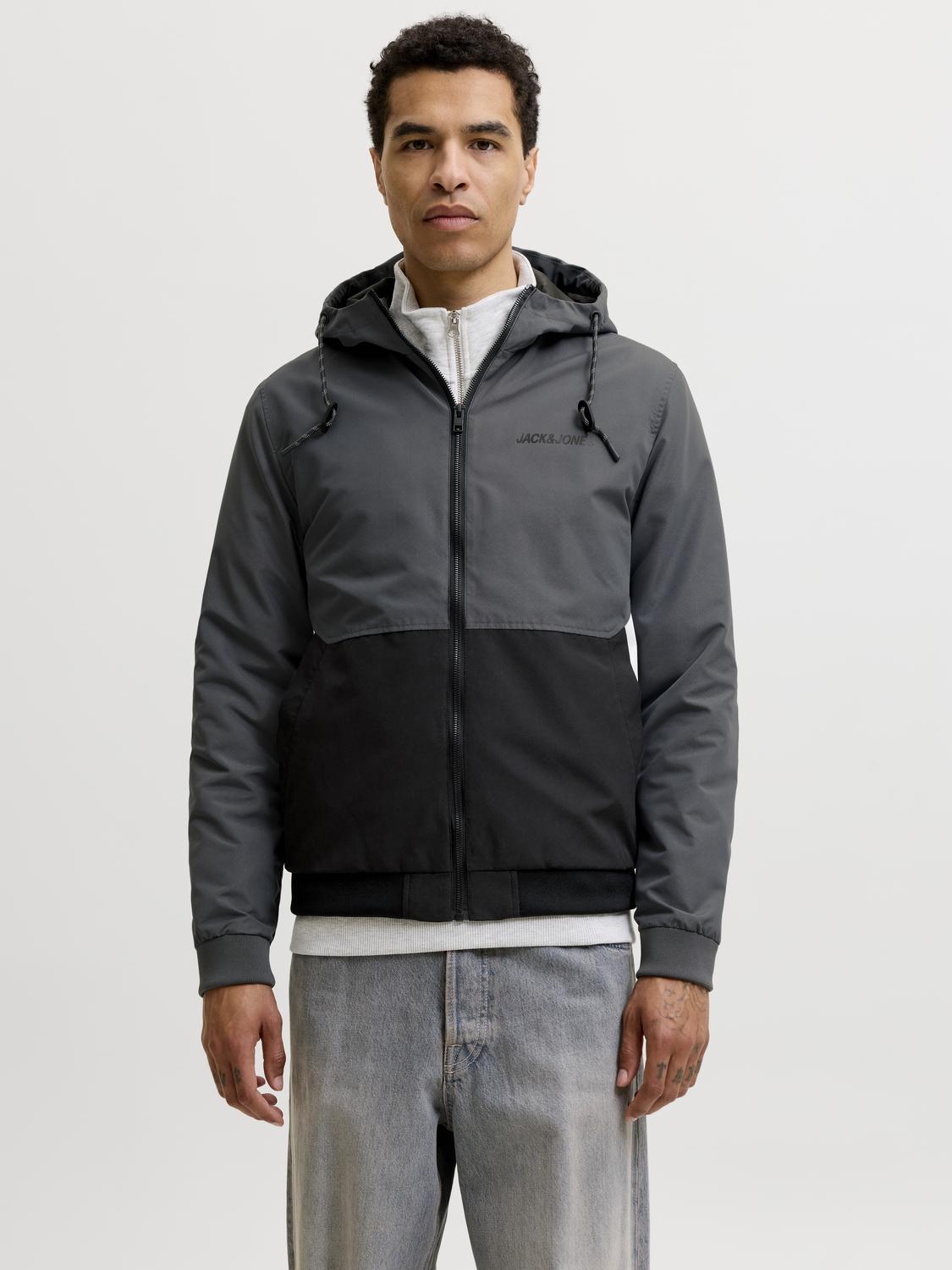 model_shot-front