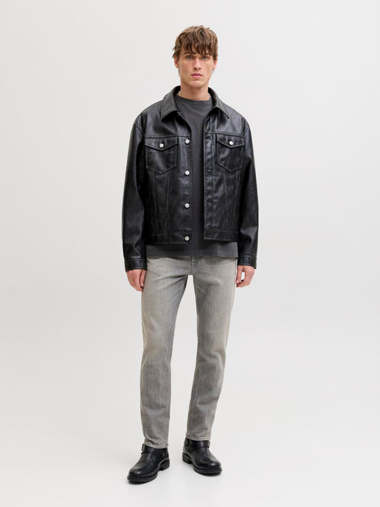 model_shot-front_full