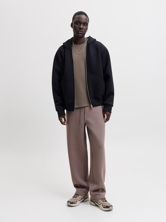 model_shot-front_full