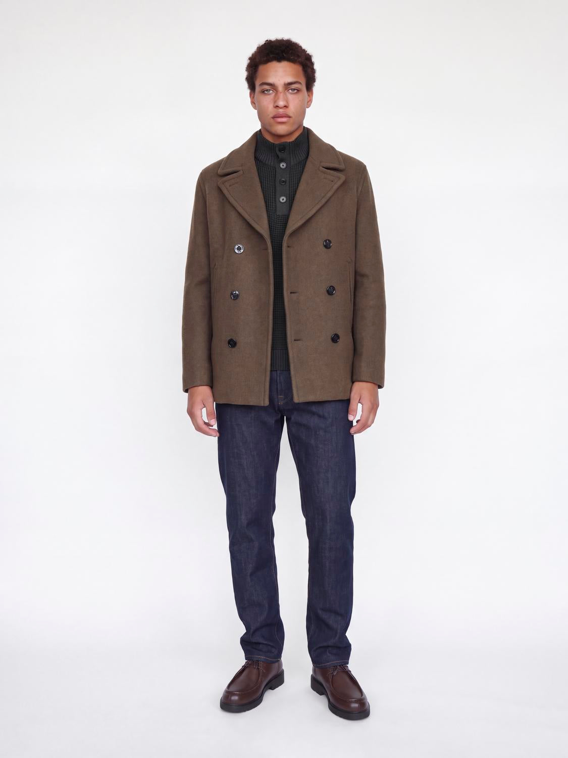 model_shot-front_full