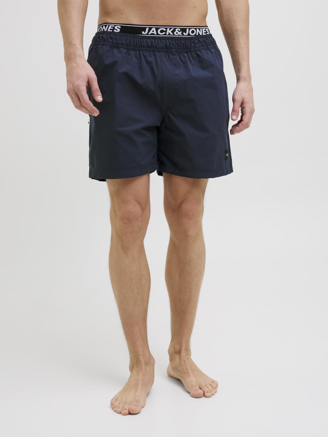 model_shot-front
