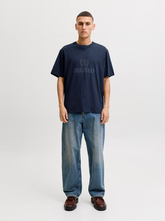 model_shot-front_full