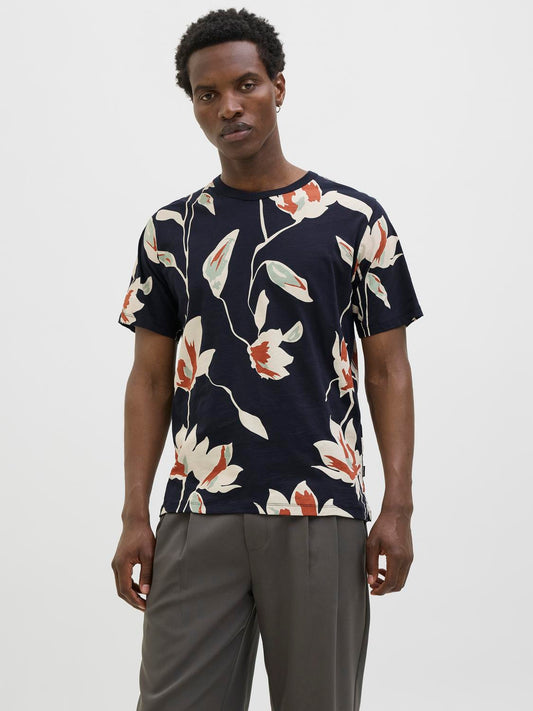 model_shot-front