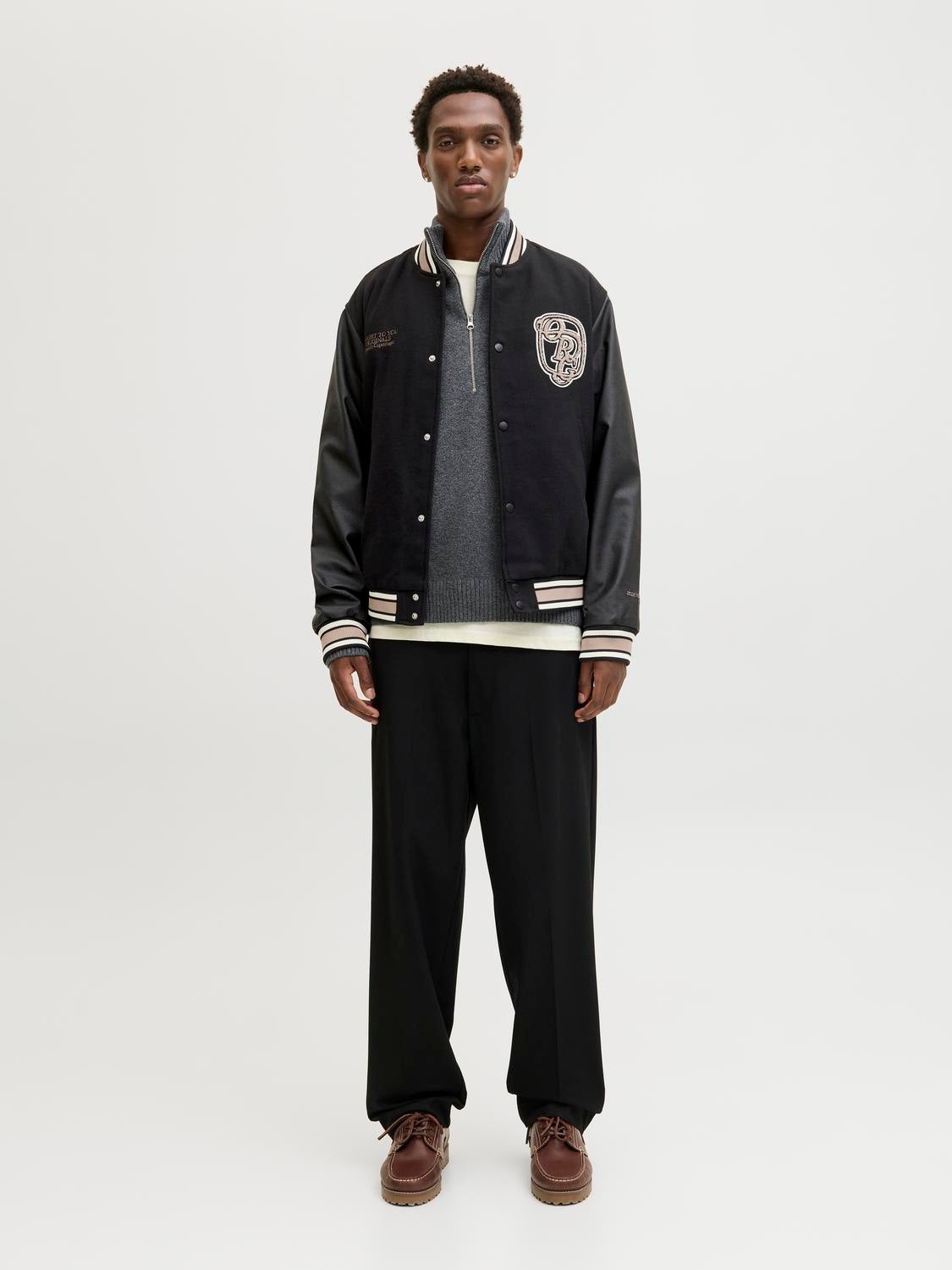 model_shot-front_full