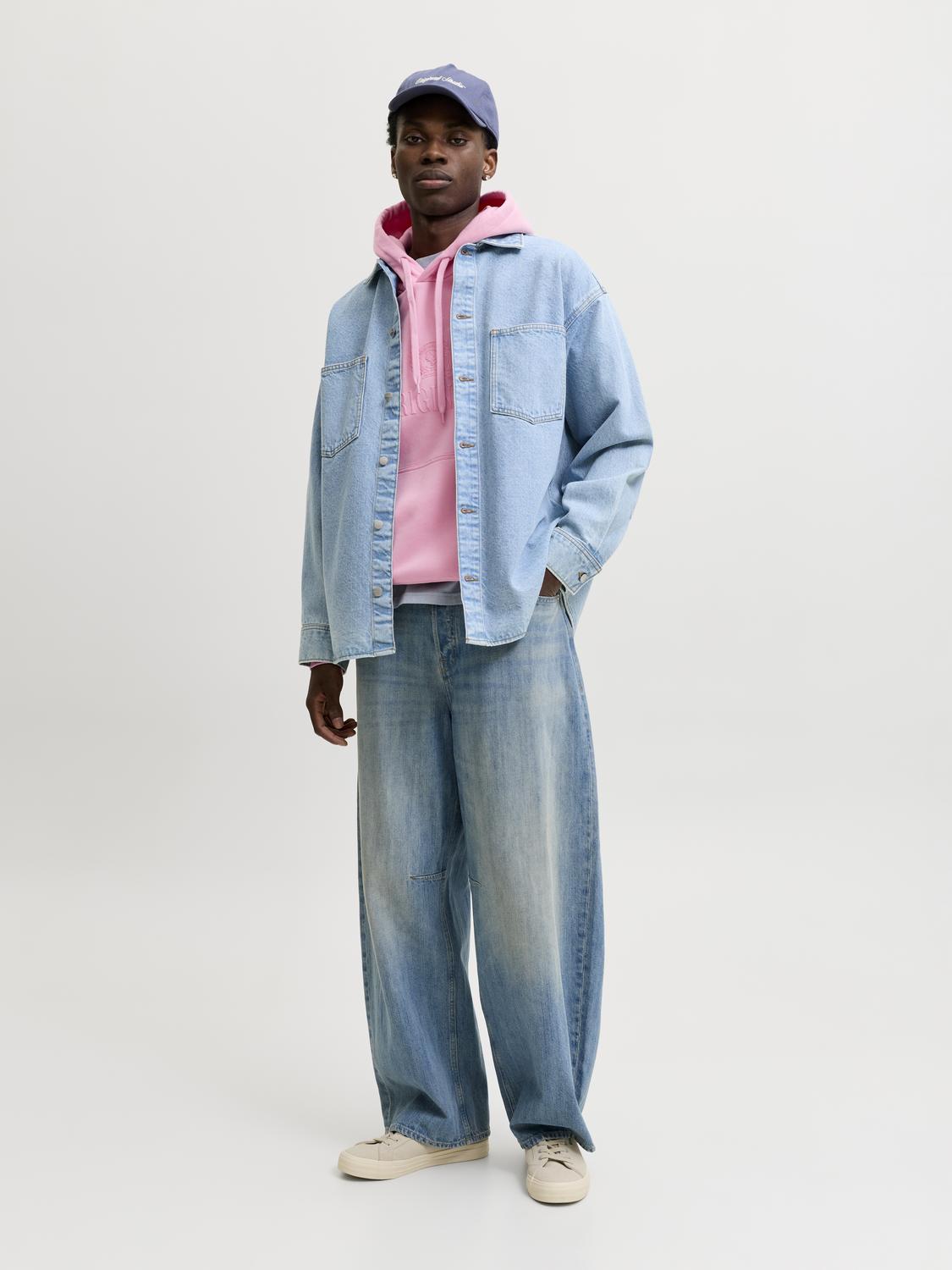 model_shot-front_full