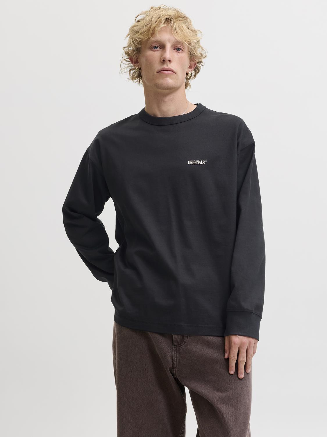 model_shot-front