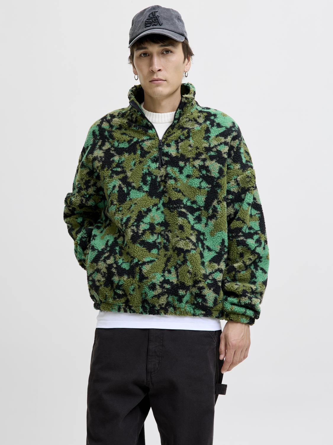 model_shot-front