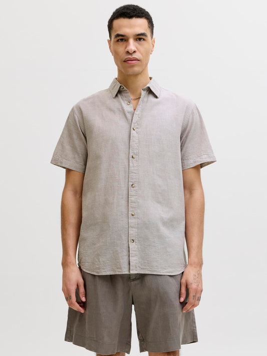 model_shot-front