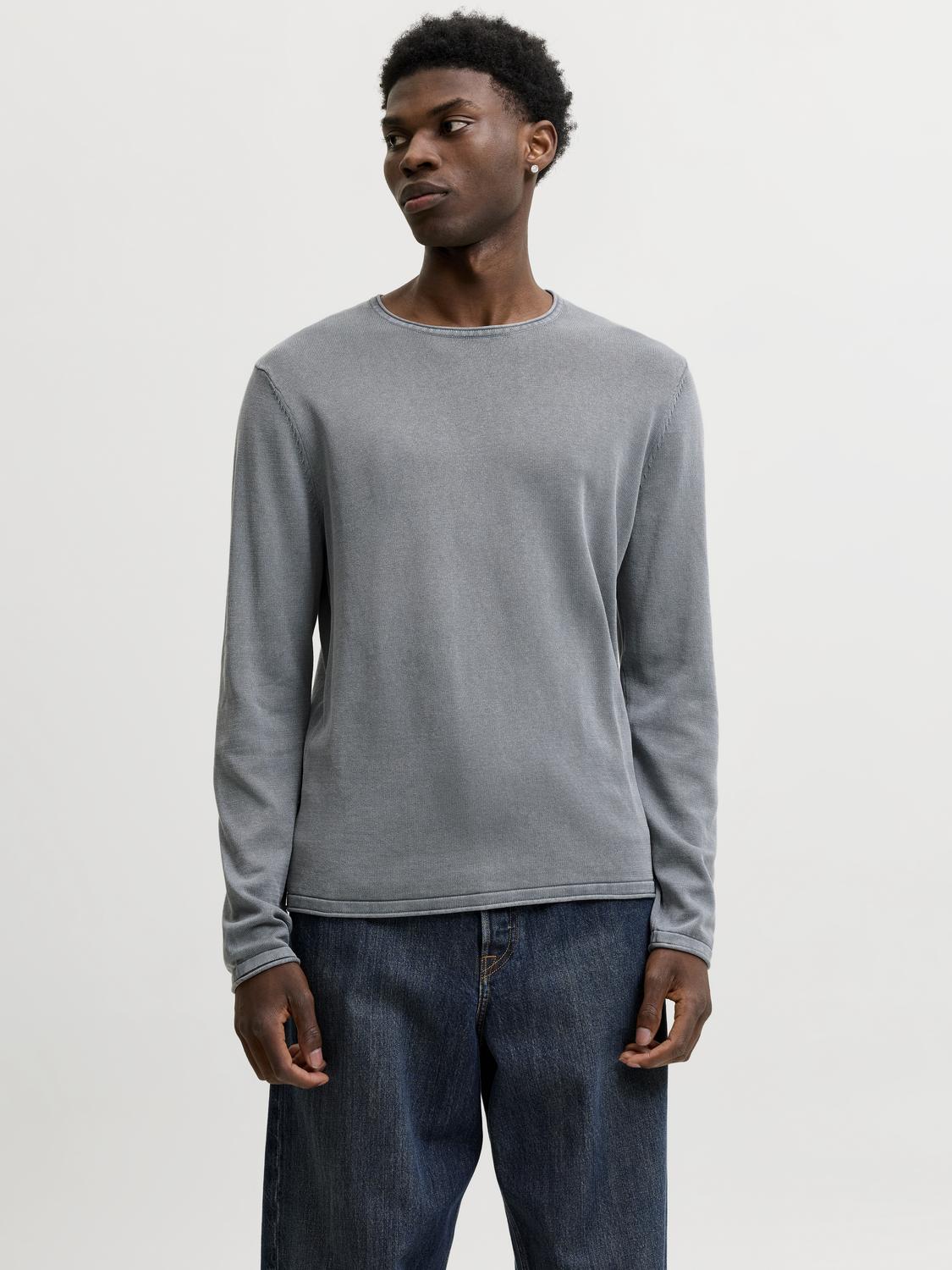model_shot-front