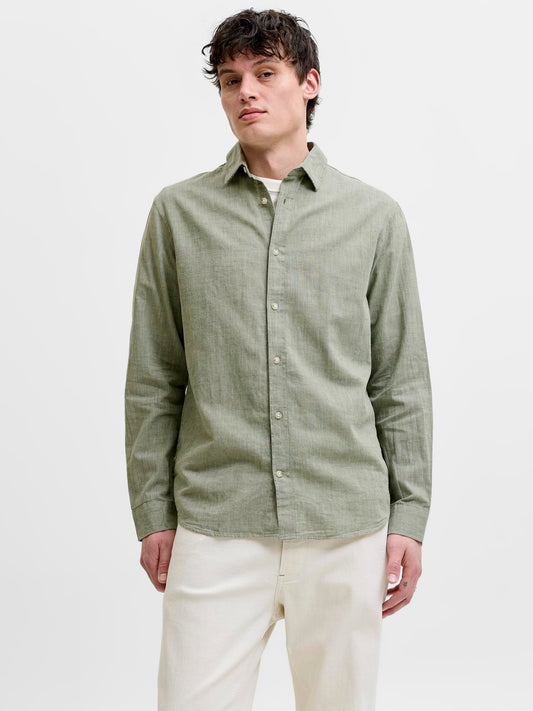 model_shot-front