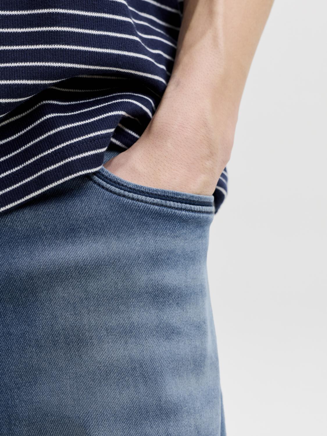 model_shot-detail