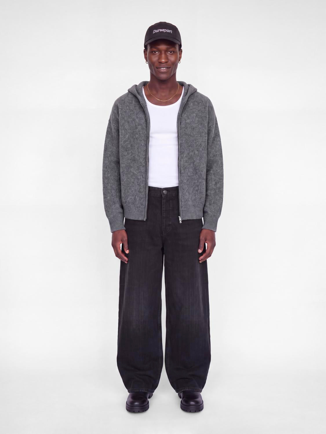 model_shot-front_full